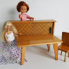 mobilier poupées 1960 avec poupées présentation 29 cm et 33 cm