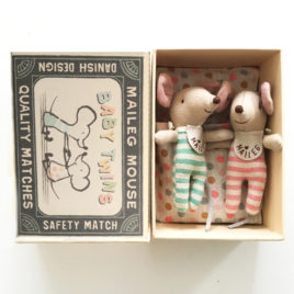 maileg souris bébés avec couchage et boîte allumettes