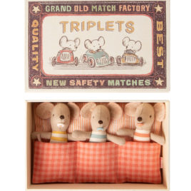 Triplés Bébés Maileg SOURIS et boîte – S. 8 cm