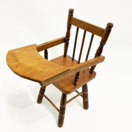 Chaise haute en bois pour poupées – F. Artisanale