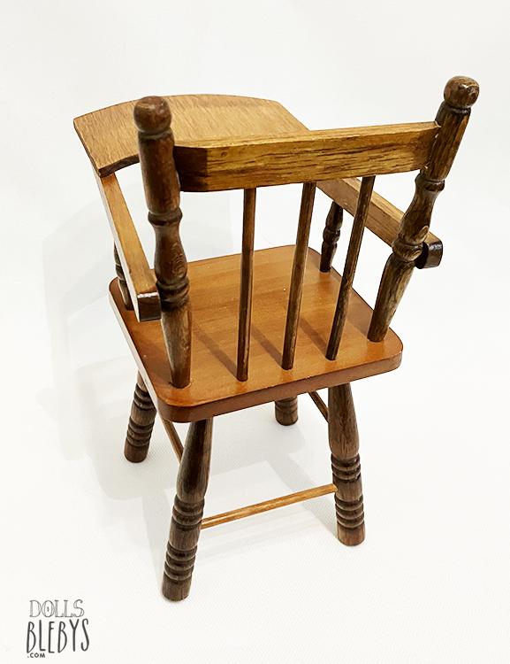 Otto - Chaise haute en bois de poupée 21,5 x 26,5 x 53 cm (poupée non  incluse) - Maisons de poupées - Rue du Commerce