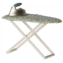 Table à repasser Maileg pliante avec fer – Ht 7.5 cm